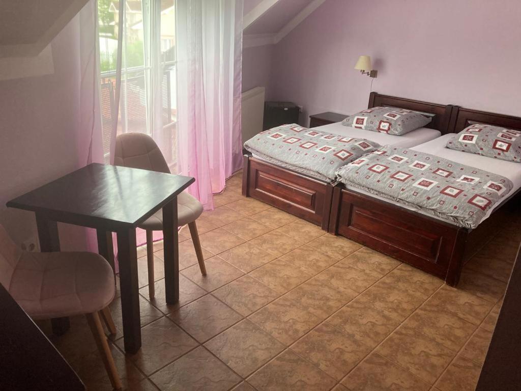 Pod Delfinem Rewal Apartamento Exterior foto