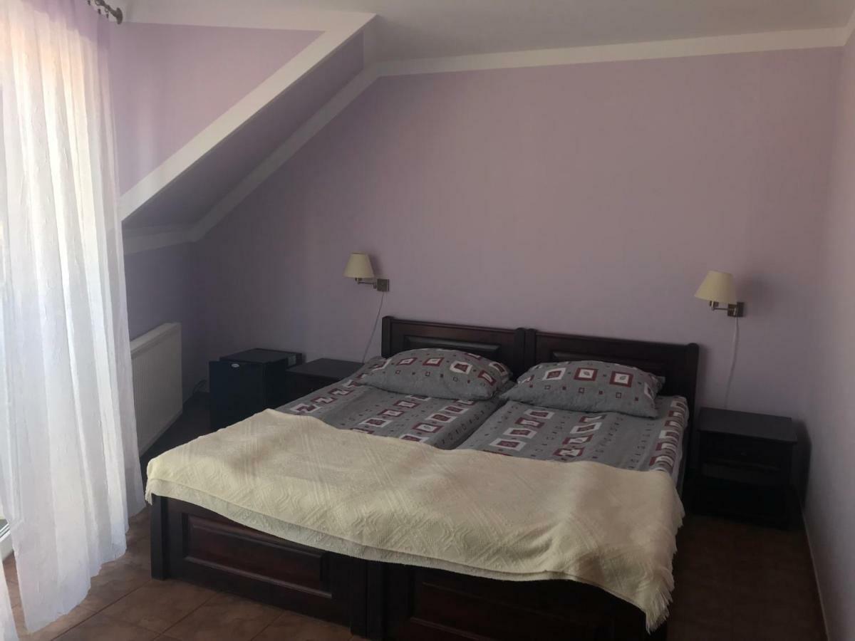Pod Delfinem Rewal Apartamento Exterior foto